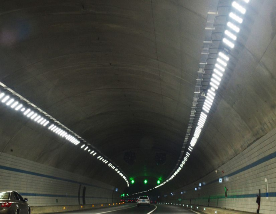 LED tunnel lights in Hainan